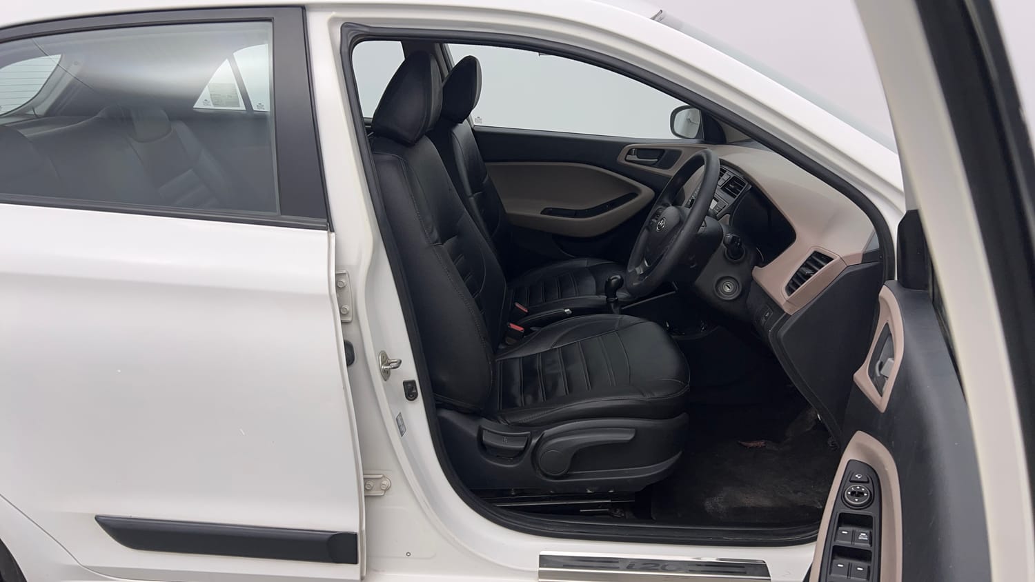 Used 2017 Hyundai Elite i20 Asta 1.2 Petrol Manual interior RIGHT SIDE FRONT DOOR CABIN VIEW
