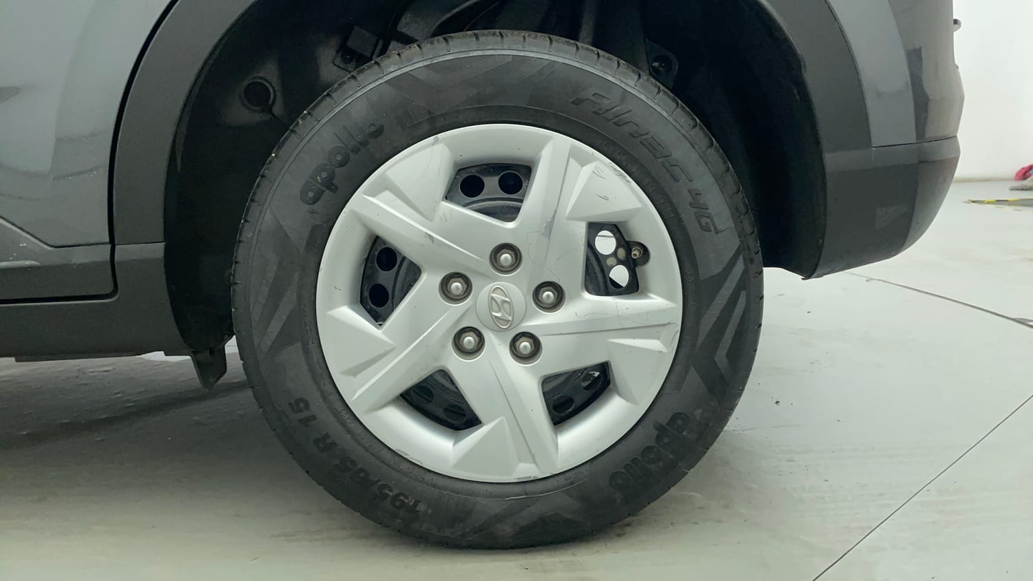 Used 2022 Hyundai Venue SX 1.2 Petrol Petrol Manual tyres LEFT REAR TYRE RIM VIEW