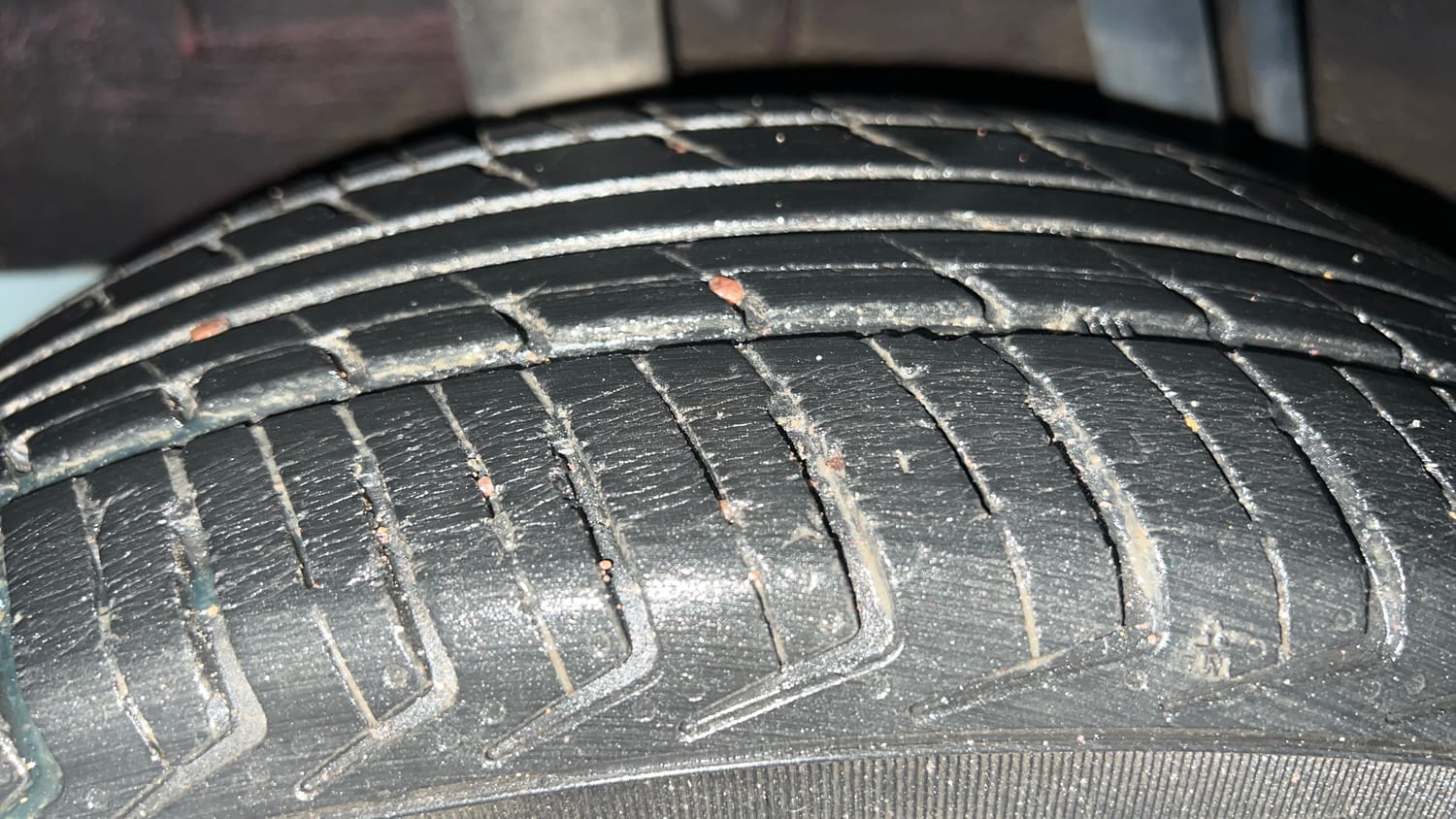 Used 2018 Renault Kwid RXT (O) 1.0 SCE Edition Petrol Manual tyres RIGHT REAR TYRE TREAD VIEW