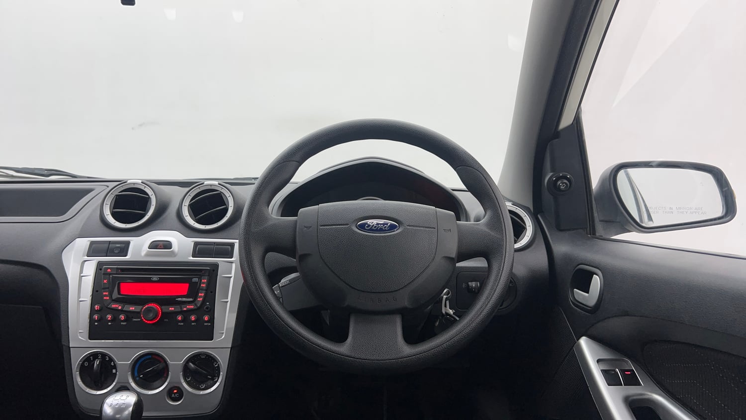 Used 2015 Ford Figo Duratec Petrol ZXI 1.2 Petrol Manual interior STEERING VIEW