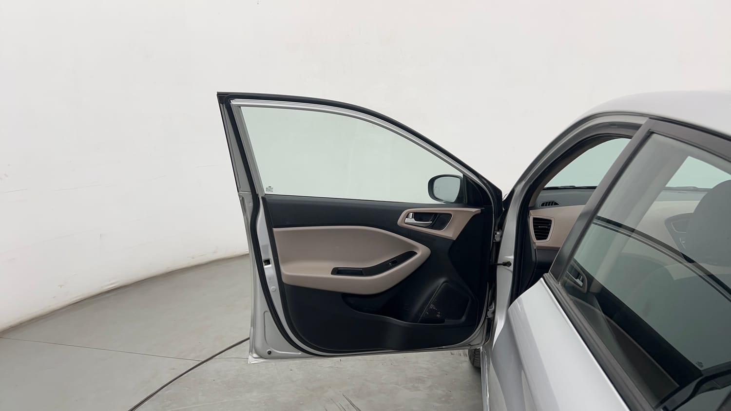 Used 2018 Hyundai Elite i20 Asta 1.2 (O) Petrol Manual interior LEFT FRONT DOOR OPEN VIEW