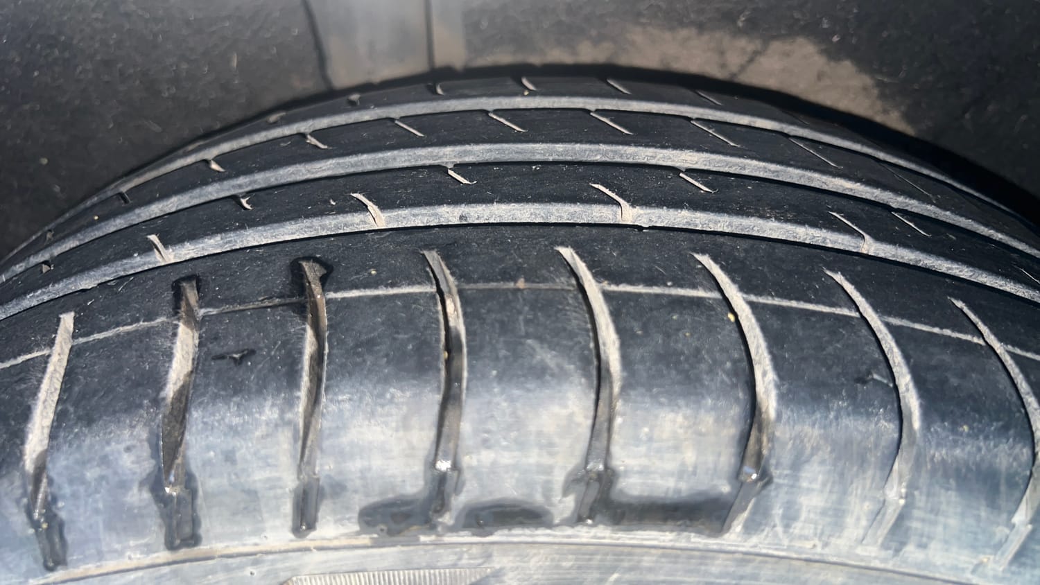 Used 2014 Ford EcoSport Titanium 1.5 TDCi Diesel Manual tyres RIGHT REAR TYRE TREAD VIEW