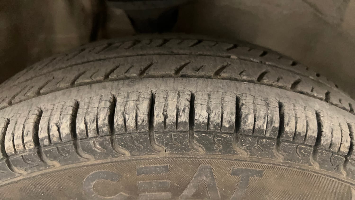 Used 2014 Maruti Suzuki Alto 800 LXI CNG (outside fitted) Cng Manual tyres RIGHT FRONT TYRE TREAD VIEW
