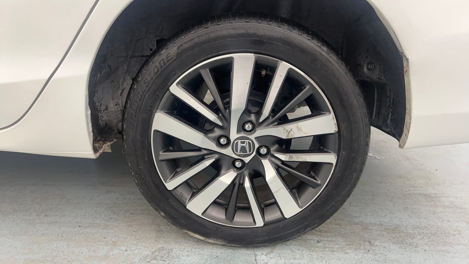 Used 2022 Honda City ZX Petrol Petrol Manual tyres LEFT REAR TYRE RIM VIEW