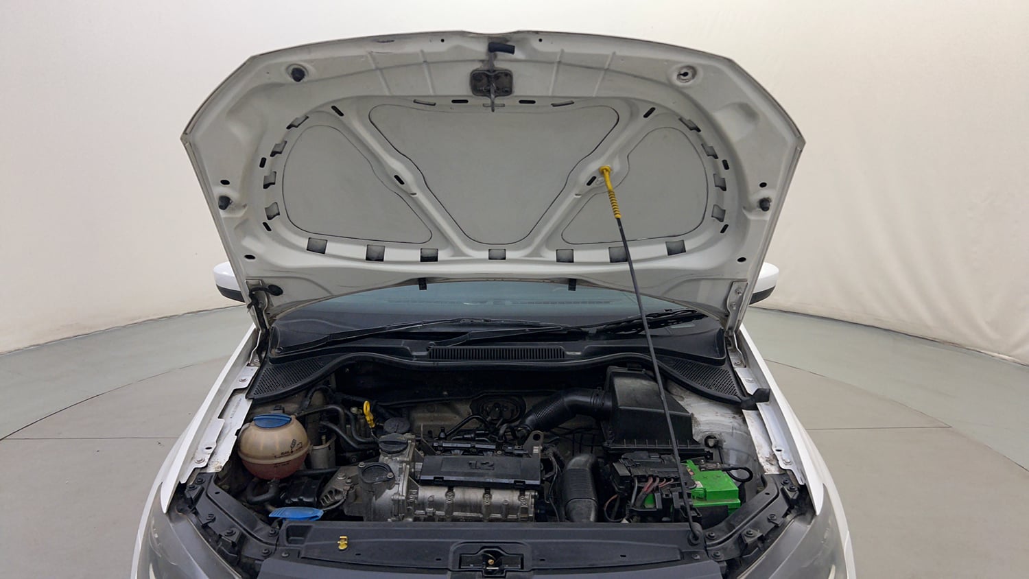 Used 2015 Volkswagen Polo Comfortline 1.2L (P) Petrol Manual engine ENGINE & BONNET OPEN FRONT VIEW