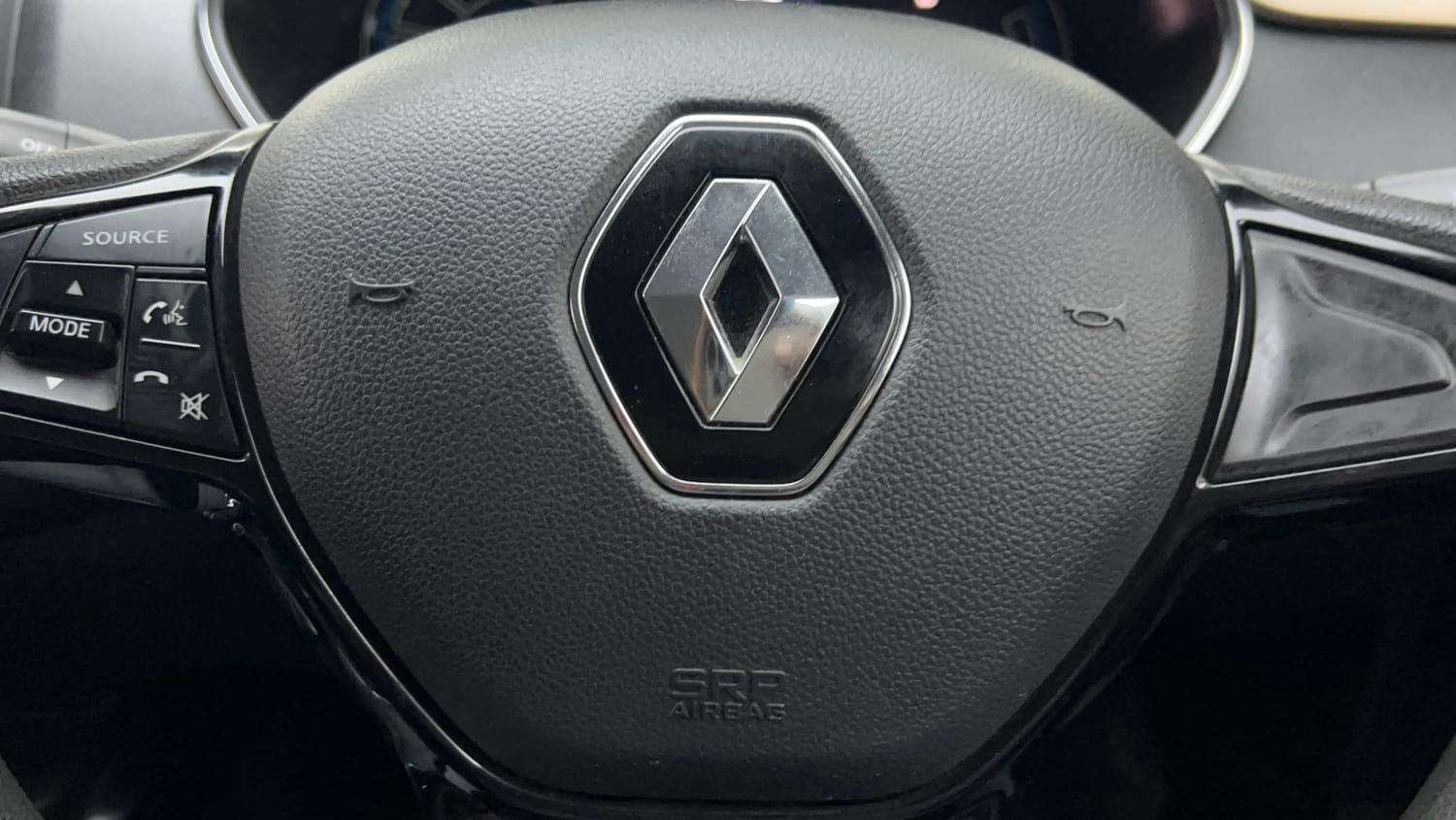 Used 2021 Renault Kiger RXT MT Petrol Manual top_features Airbags