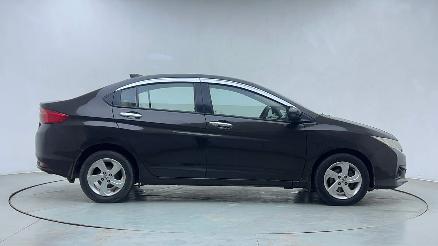 Used 2016 Honda City VX CVT Petrol Automatic exterior RIGHT SIDE VIEW