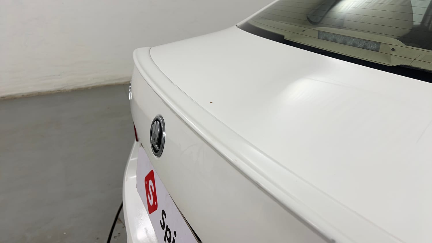 Used 2018 Skoda Rapid Style 1.6 MPI Petrol Manual dents MINOR SCRATCH