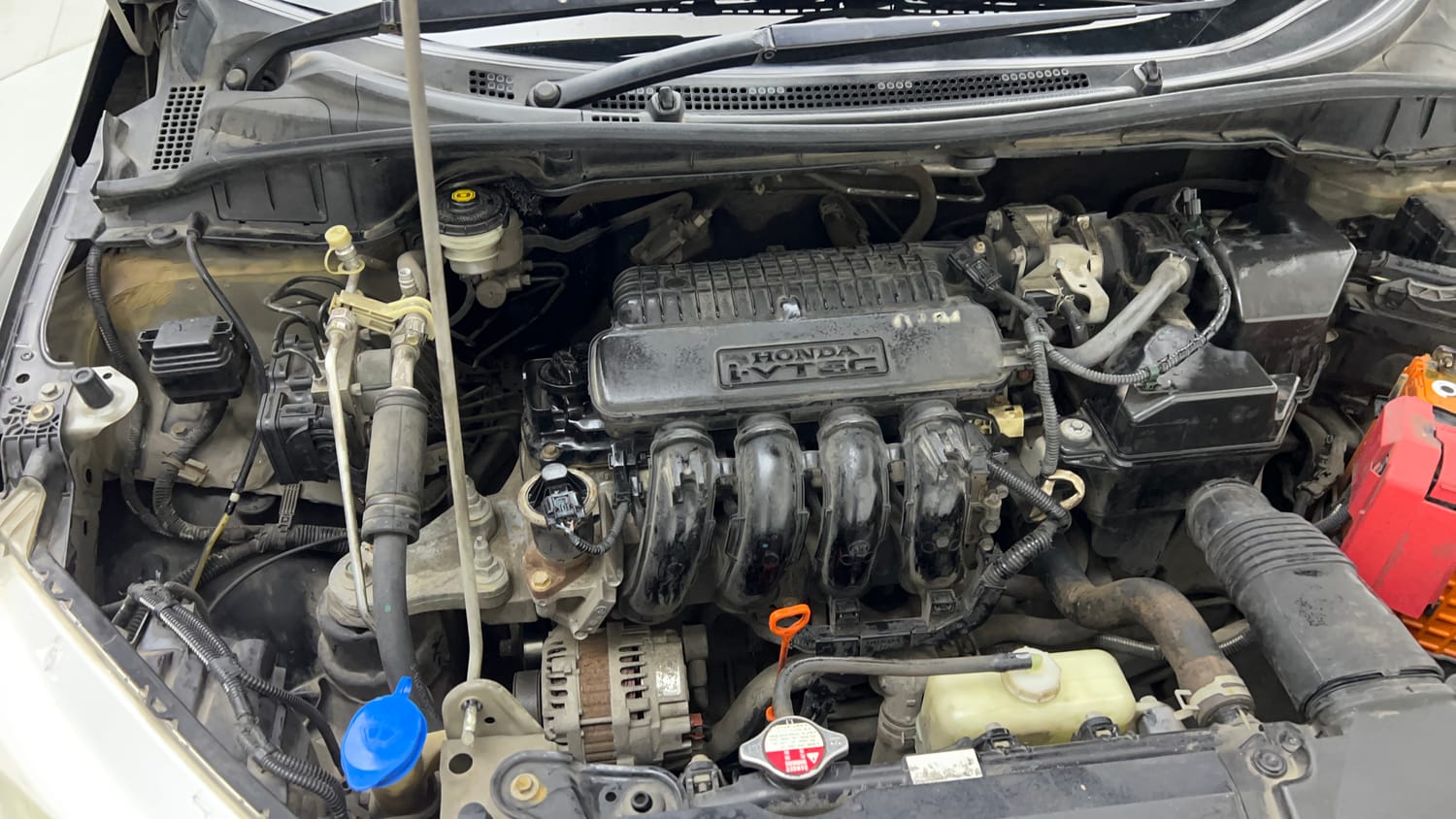 Used 2015 Honda City V Petrol Manual engine ENGINE RIGHT SIDE VIEW