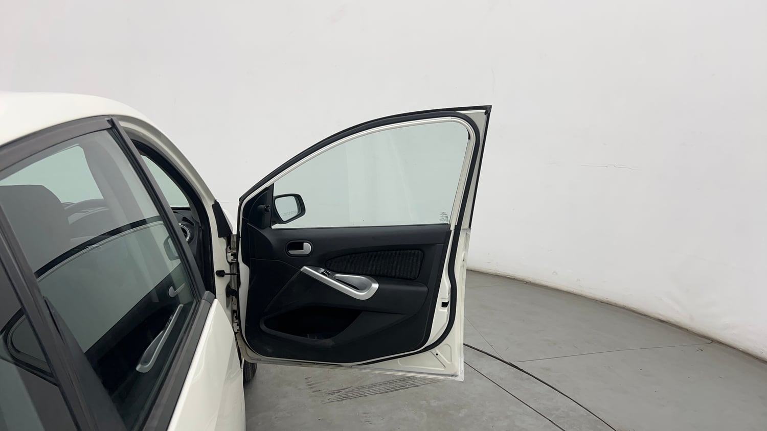 Used 2015 Ford Figo Duratec Petrol ZXI 1.2 Petrol Manual interior RIGHT FRONT DOOR OPEN VIEW