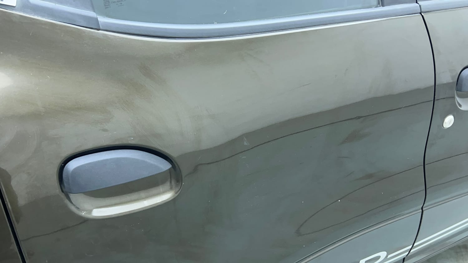 Used 2019 Renault Kwid 1.0 RXT AMT Opt Petrol Automatic dents MINOR DENT