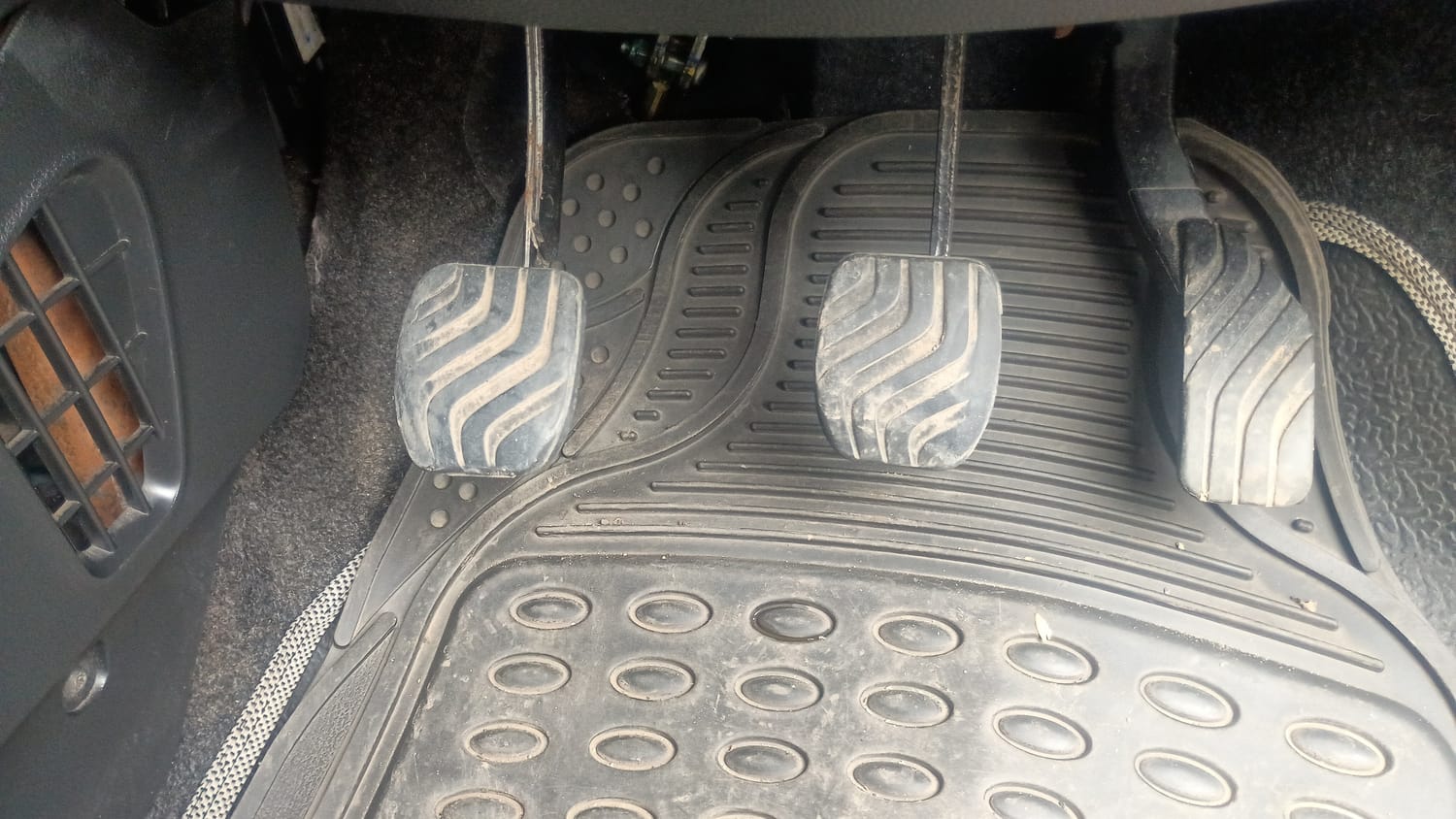Used 2020 Renault Kwid RXT Petrol Manual interior PEDALS VIEW