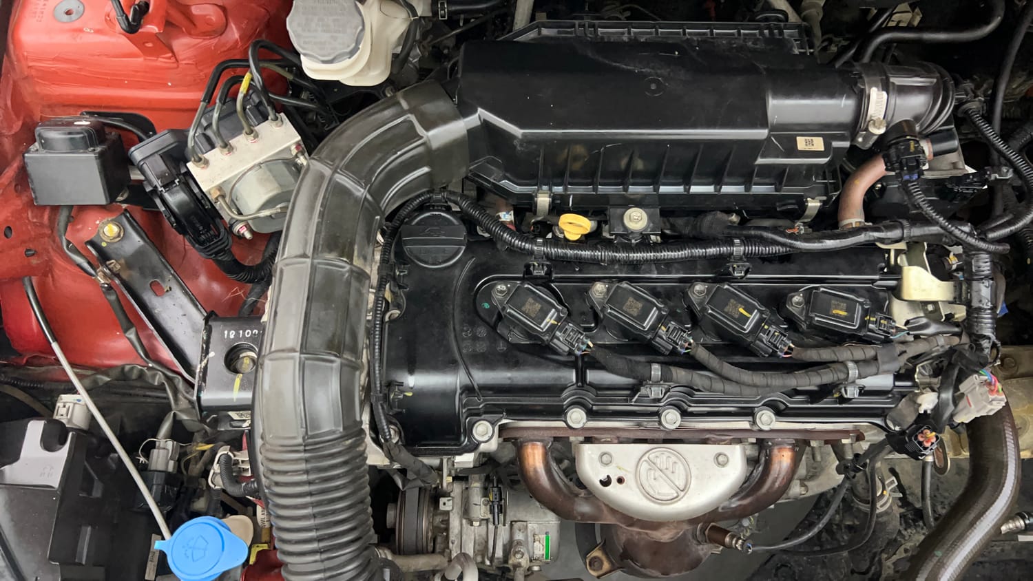 Used 2023 Maruti Suzuki Ciaz Zeta 1.5 Petrol Manual engine ENGINE RIGHT SIDE VIEW