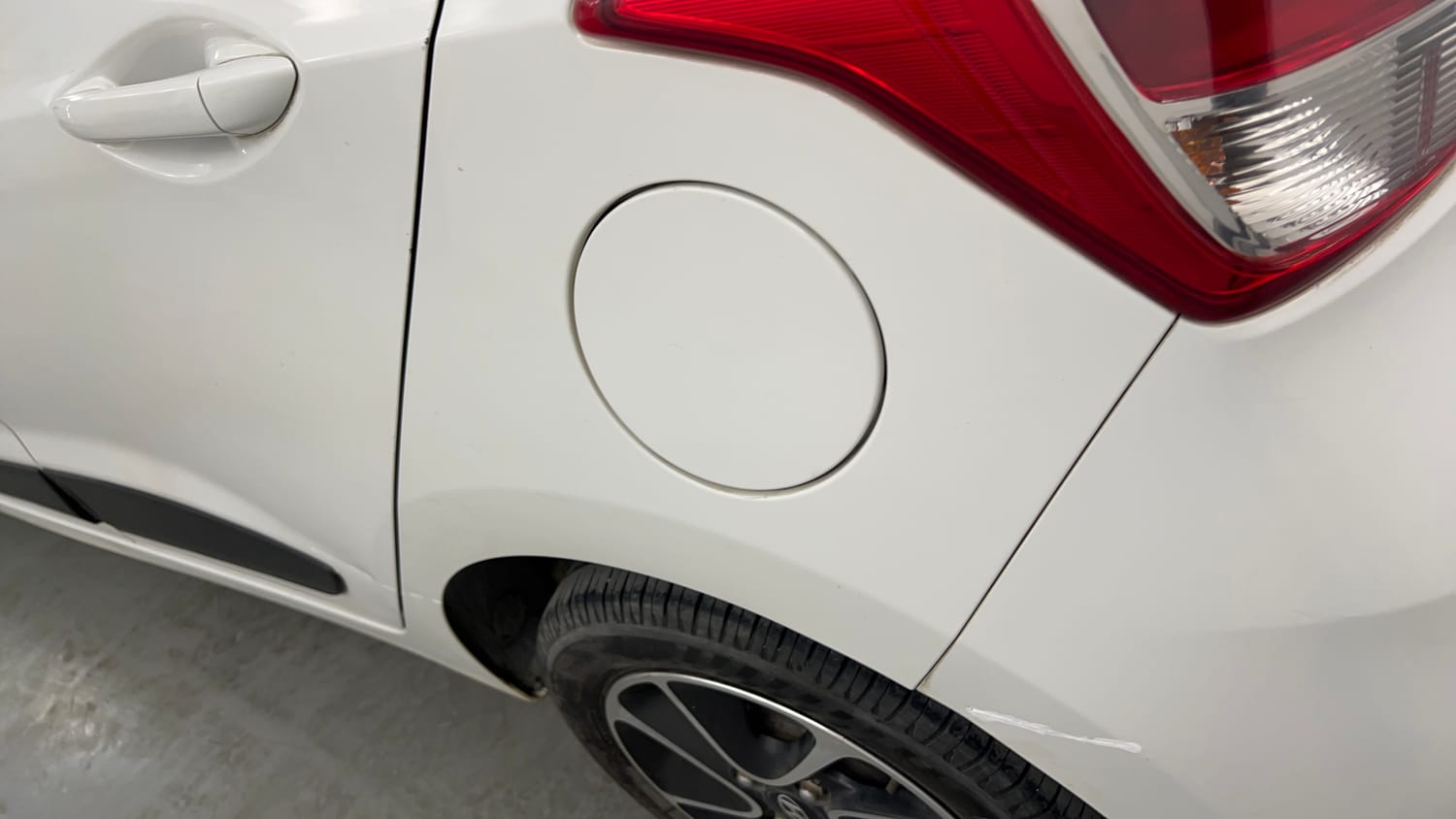 Used 2017 Hyundai Grand i10 Sportz (O) AT 1.2 Kappa VTVT Petrol Automatic dents MINOR DENT