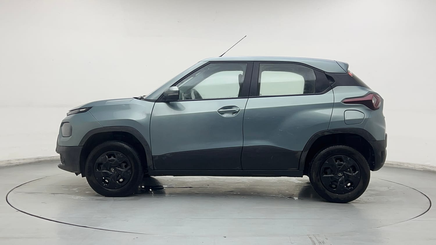 Used 2022 Tata Punch Adventure MT Petrol Manual exterior LEFT SIDE VIEW