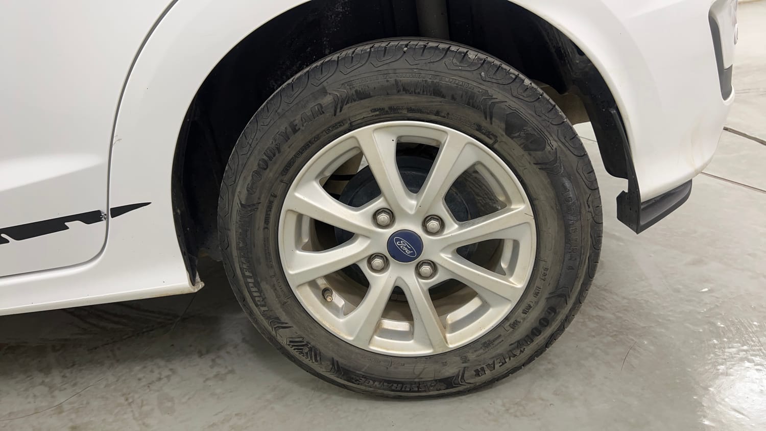 Used 2019 Ford Figo Titanium 1.2 Ti-VCT MT Petrol Manual tyres LEFT REAR TYRE RIM VIEW