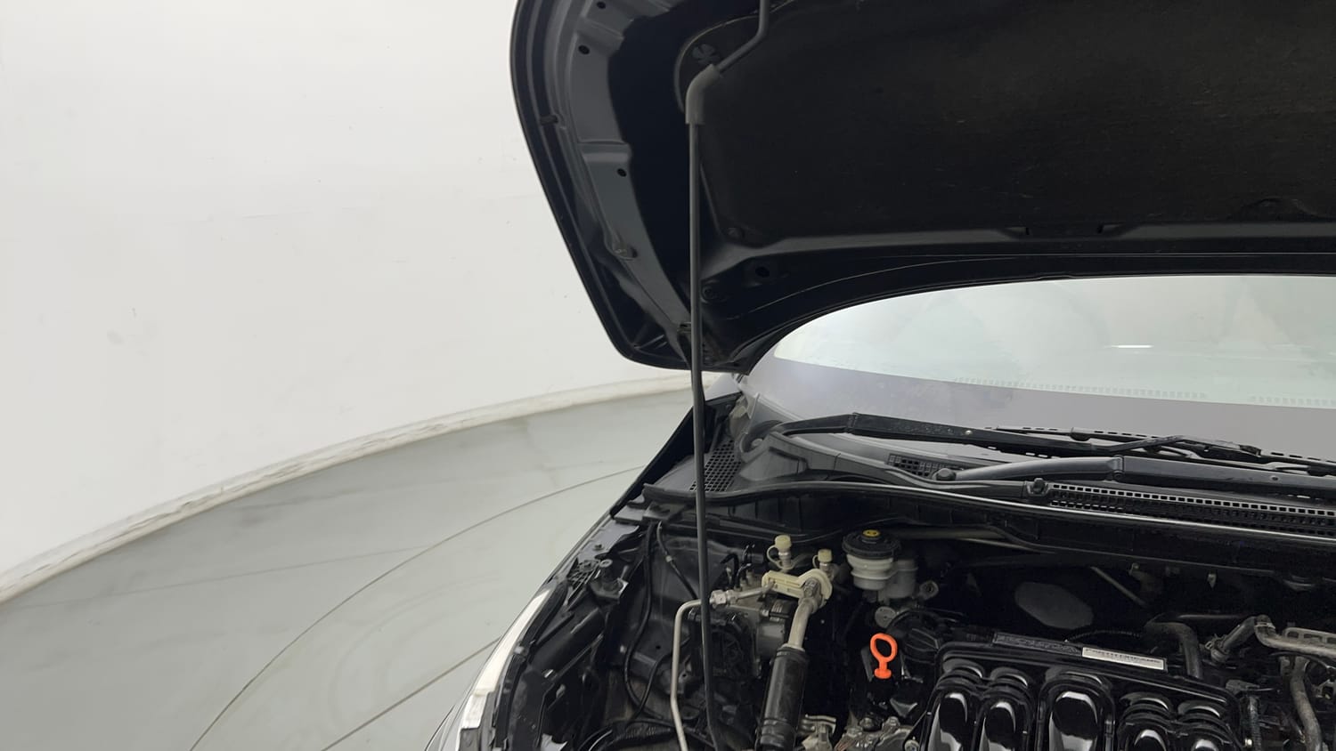 Used 2022 Honda City ZX CVT Petrol Petrol Automatic engine ENGINE RIGHT SIDE HINGE & APRON VIEW