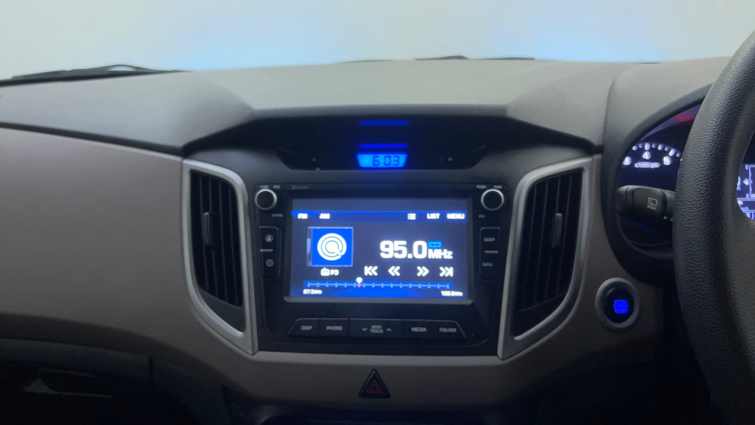 Used 2017 Hyundai Creta 1.6 SX Plus Petrol Petrol Manual top_features Integrated (in-dash) music system