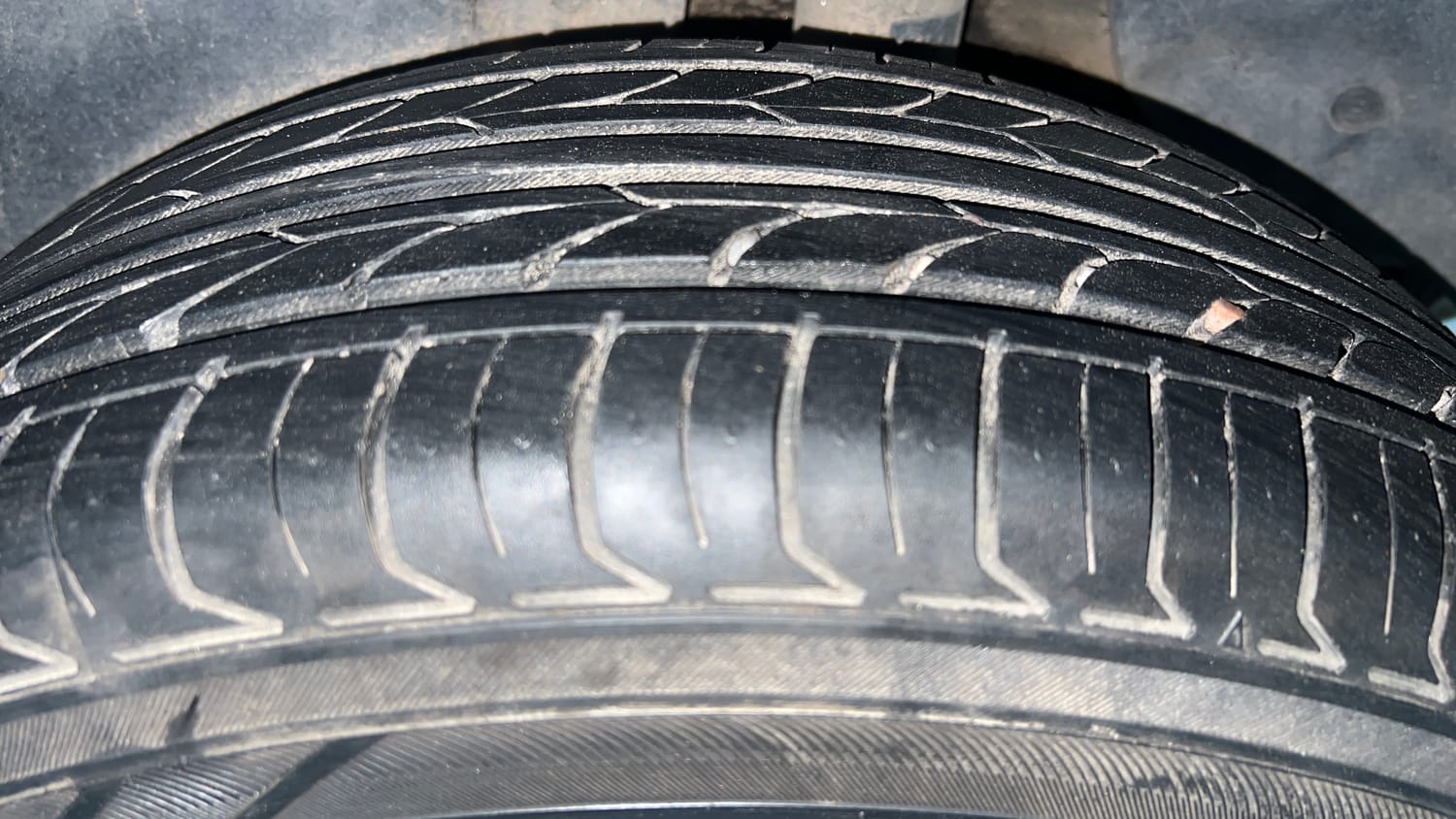 Used 2015 Hyundai Creta 1.6 SX Plus Petrol Petrol Manual tyres LEFT REAR TYRE TREAD VIEW