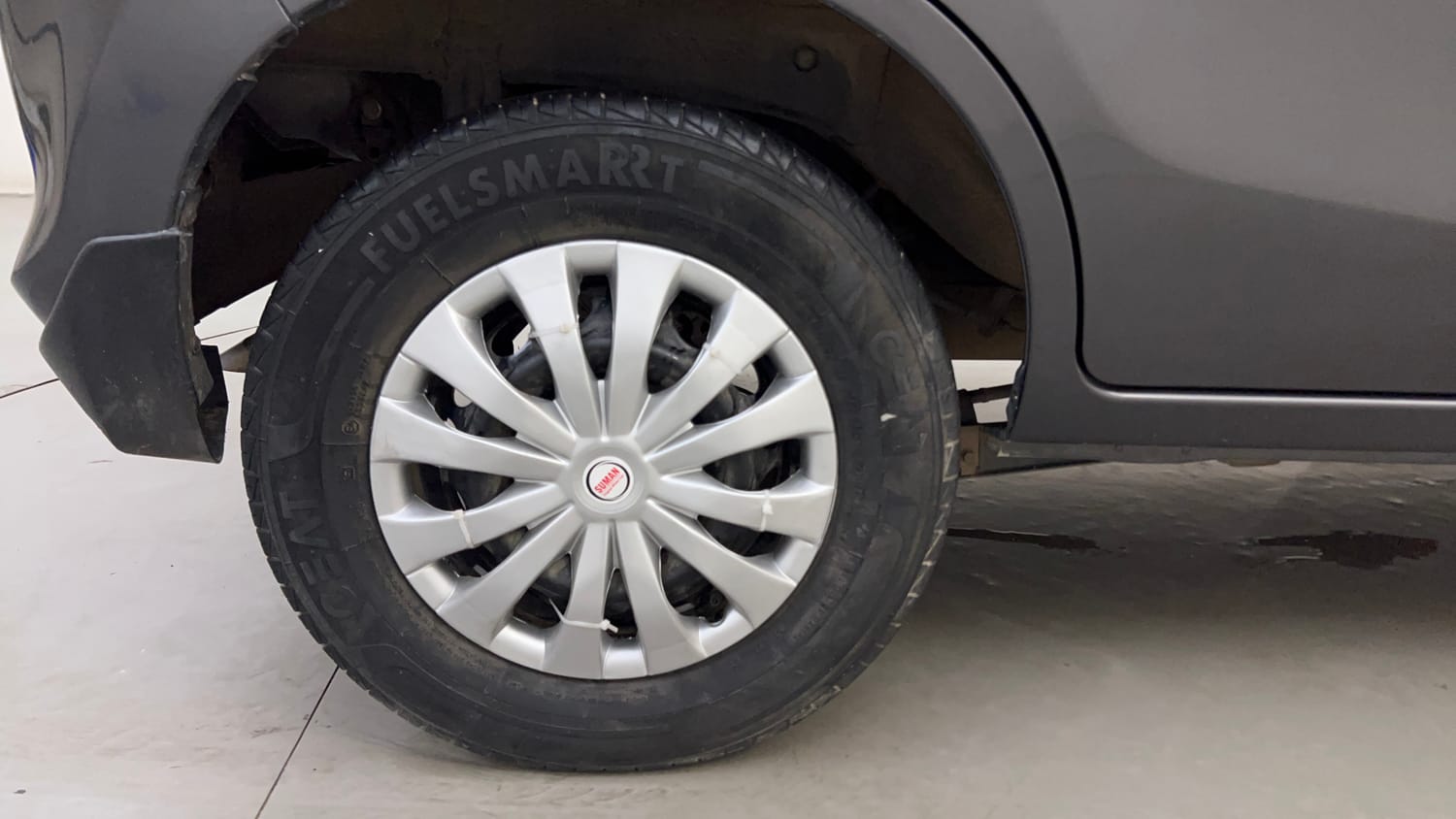 Used 2021 Maruti Suzuki Alto 800 VXi Petrol Manual tyres RIGHT REAR TYRE RIM VIEW