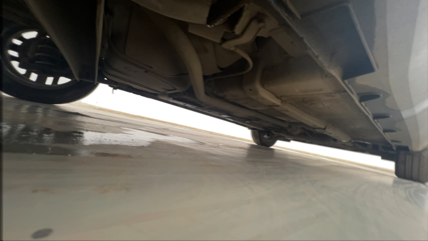 Used 2023 Hyundai Exter SX (O) 1.2 MT Petrol Manual extra REAR RIGHT UNDERBODY VIEW