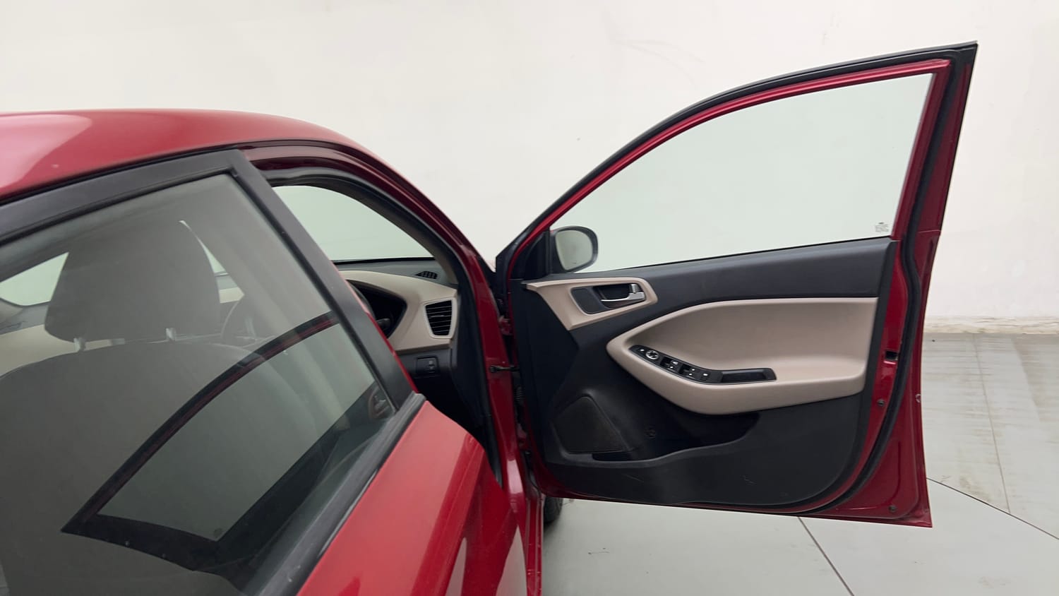 Used 2015 Hyundai Elite i20 Sportz 1.2 Petrol Manual interior RIGHT FRONT DOOR OPEN VIEW
