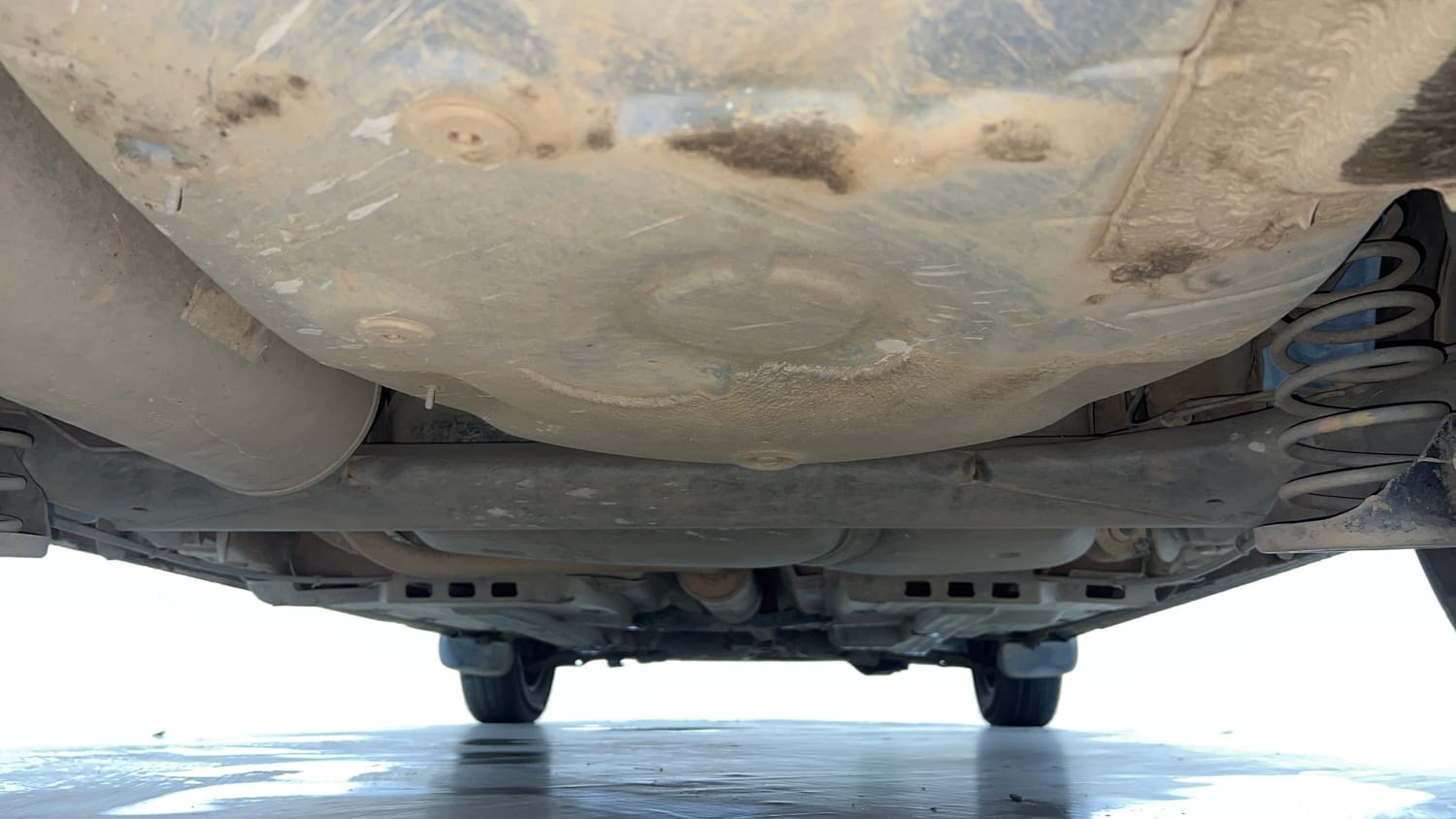 Used 2019 Volkswagen Ameo Trendline 1.0L (P) Petrol Manual extra REAR UNDERBODY VIEW (TAKEN FROM REAR)
