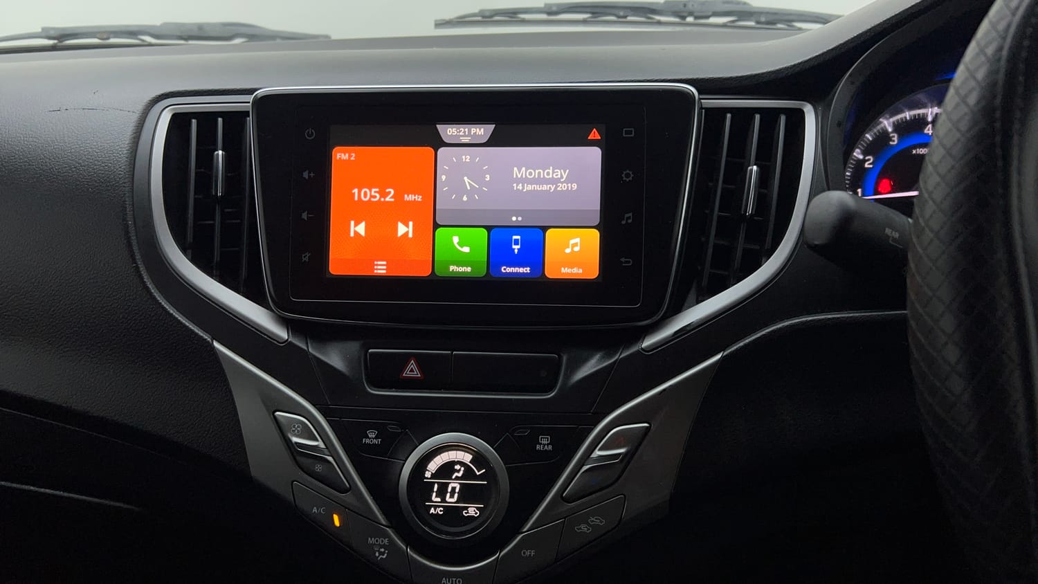 Used 2021 Maruti Suzuki Baleno Zeta Petrol Manual top_features Touch screen infotainment system