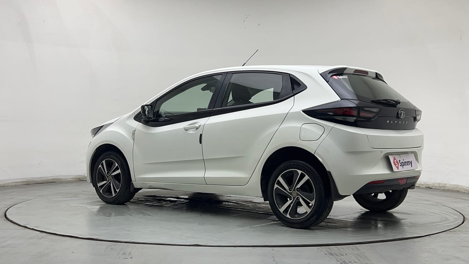 Used 2020 Tata Altroz XZ Petrol Petrol Manual exterior LEFT REAR CORNER VIEW