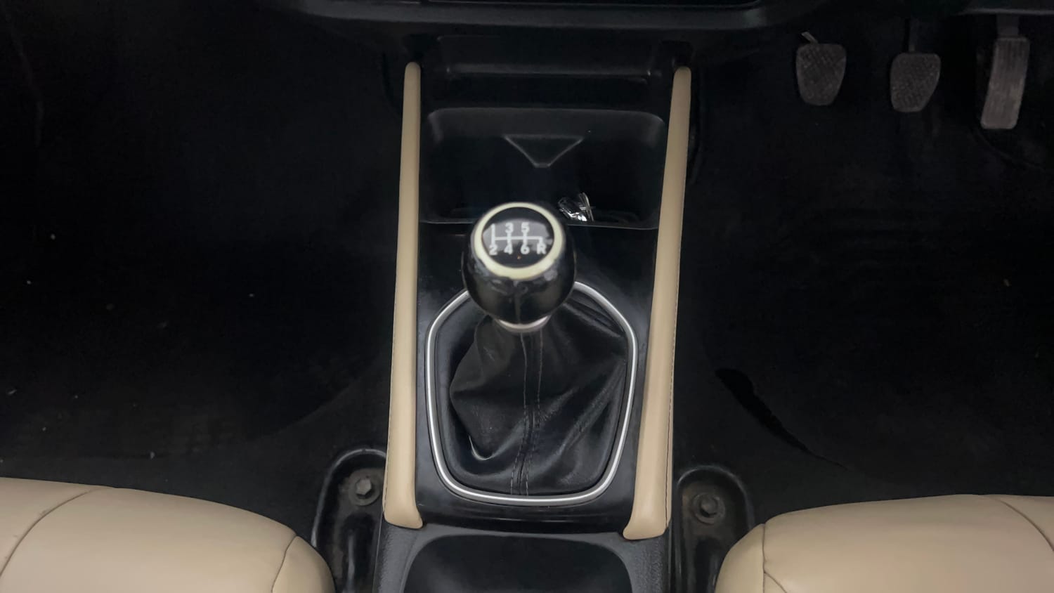 Used 2022 Honda City ZX Petrol Petrol Manual interior GEAR  KNOB VIEW