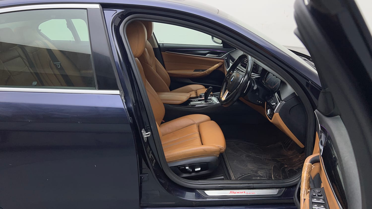 Used 2018 BMW 5 Series 520d Luxury Line Diesel Automatic interior RIGHT SIDE FRONT DOOR CABIN VIEW