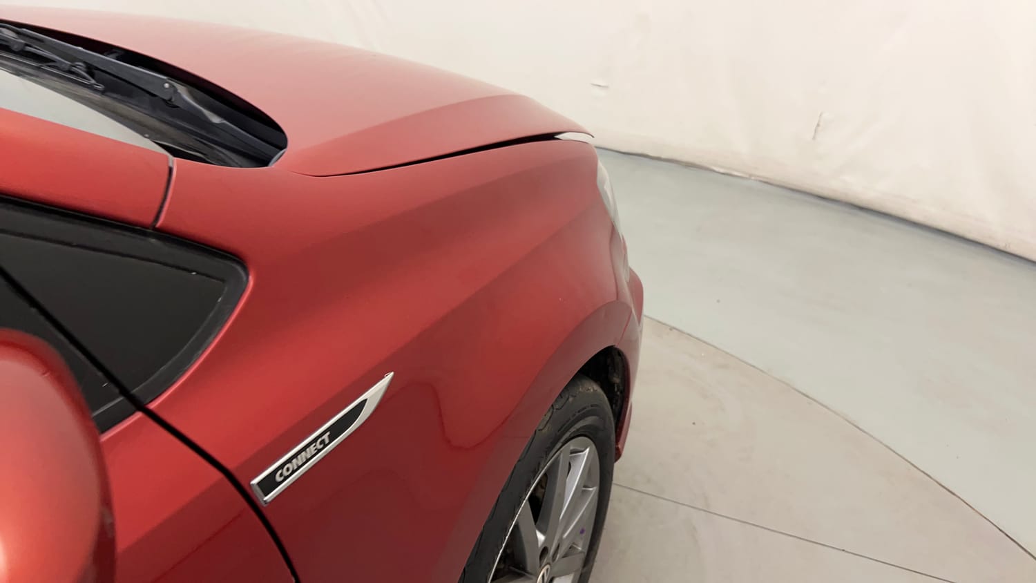 Used 2019 Volkswagen Ameo Highline Plus 1.0L (P) 16 Alloy Petrol Manual dents MINOR DENT