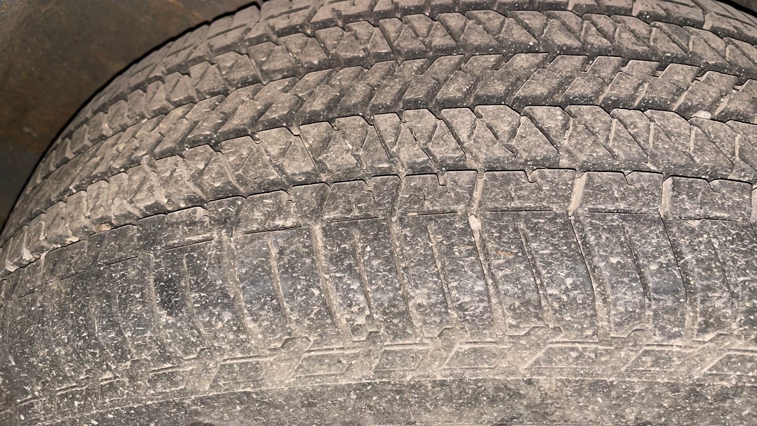 Used 2015 Mahindra XUV500 W6 Diesel Manual tyres SPARE TYRE VIEW