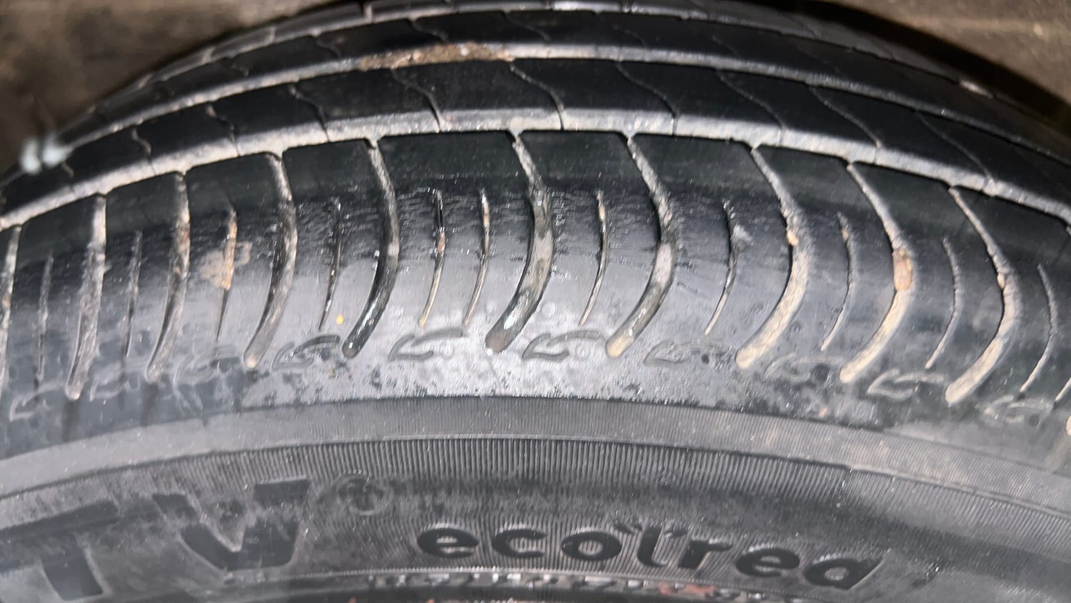 Used 2020 Maruti Suzuki S-Presso VXi (O) AMT Petrol Automatic tyres RIGHT REAR TYRE TREAD VIEW