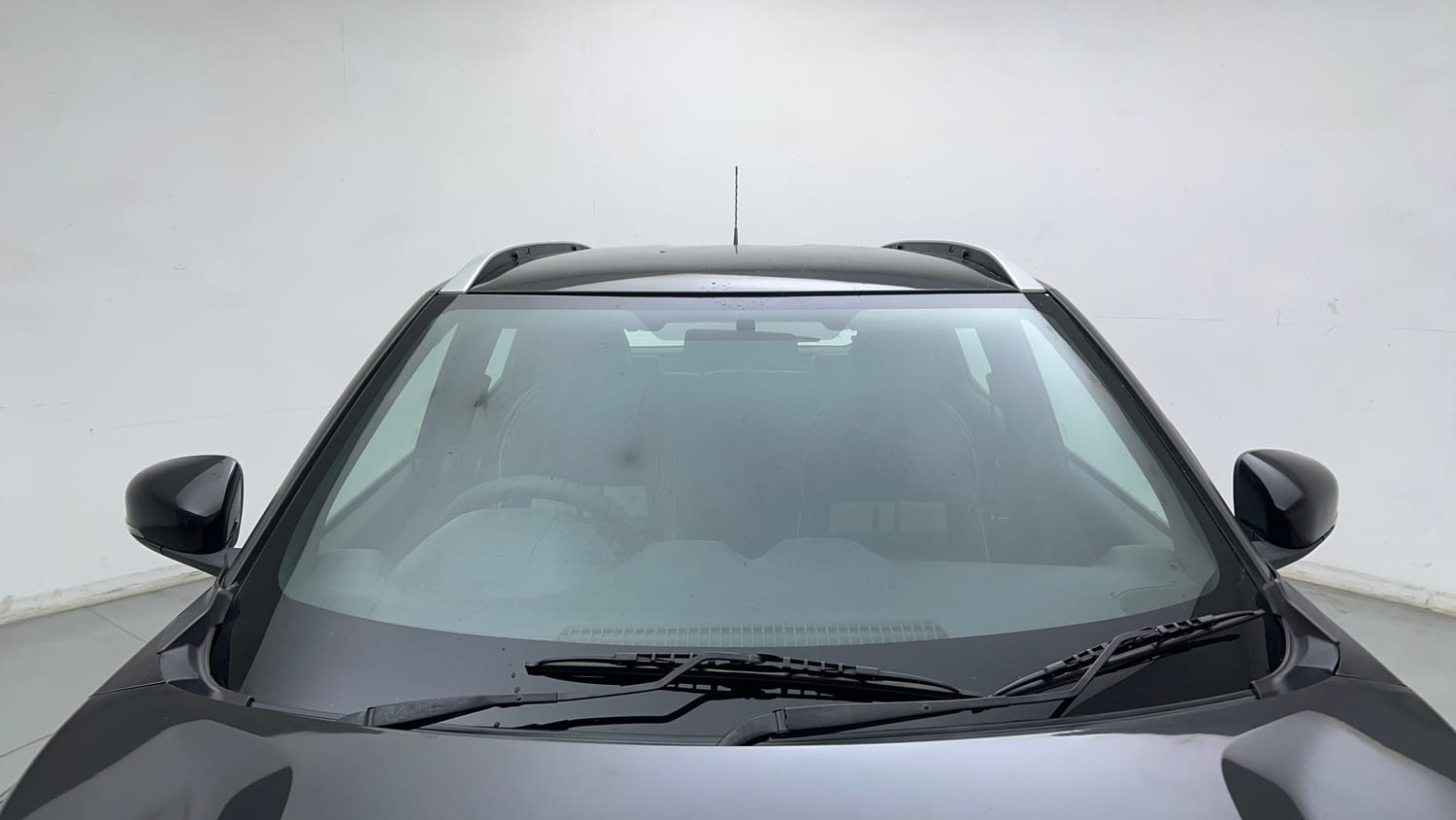 Used 2021 Nissan Magnite XV Turbo CVT Petrol Automatic exterior FRONT WINDSHIELD VIEW