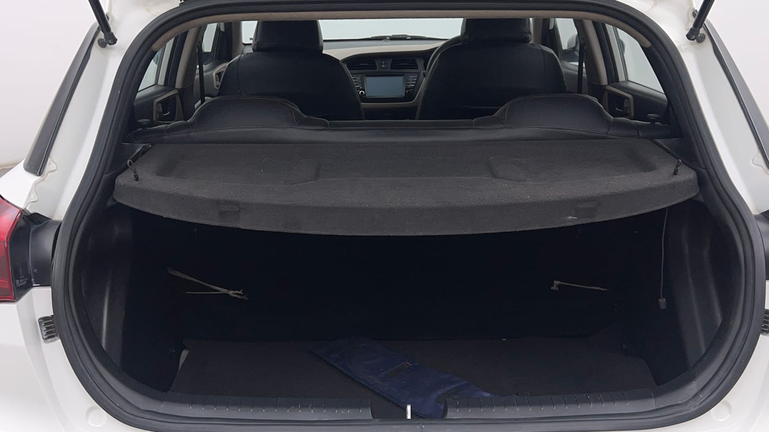 Used 2017 Hyundai Elite i20 Asta 1.2 Petrol Manual interior DICKY INSIDE VIEW