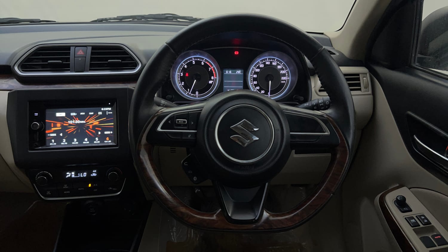 Used 2018 Maruti Suzuki Dzire ZXi Petrol Manual top_features Steering mounted controls