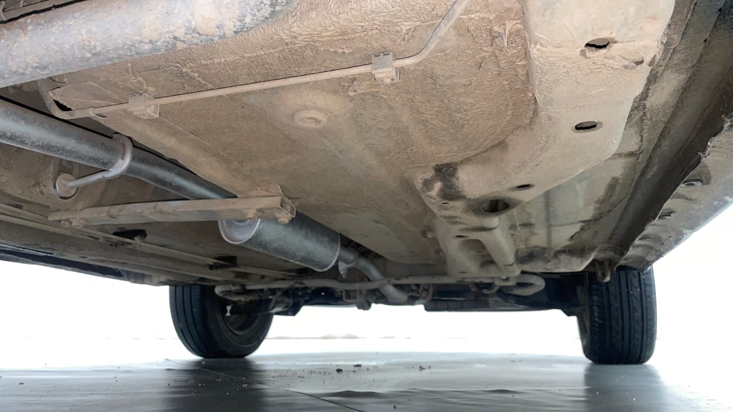 Used 2017 Tata Tiago Revotron XT Petrol Manual extra REAR RIGHT UNDERBODY VIEW