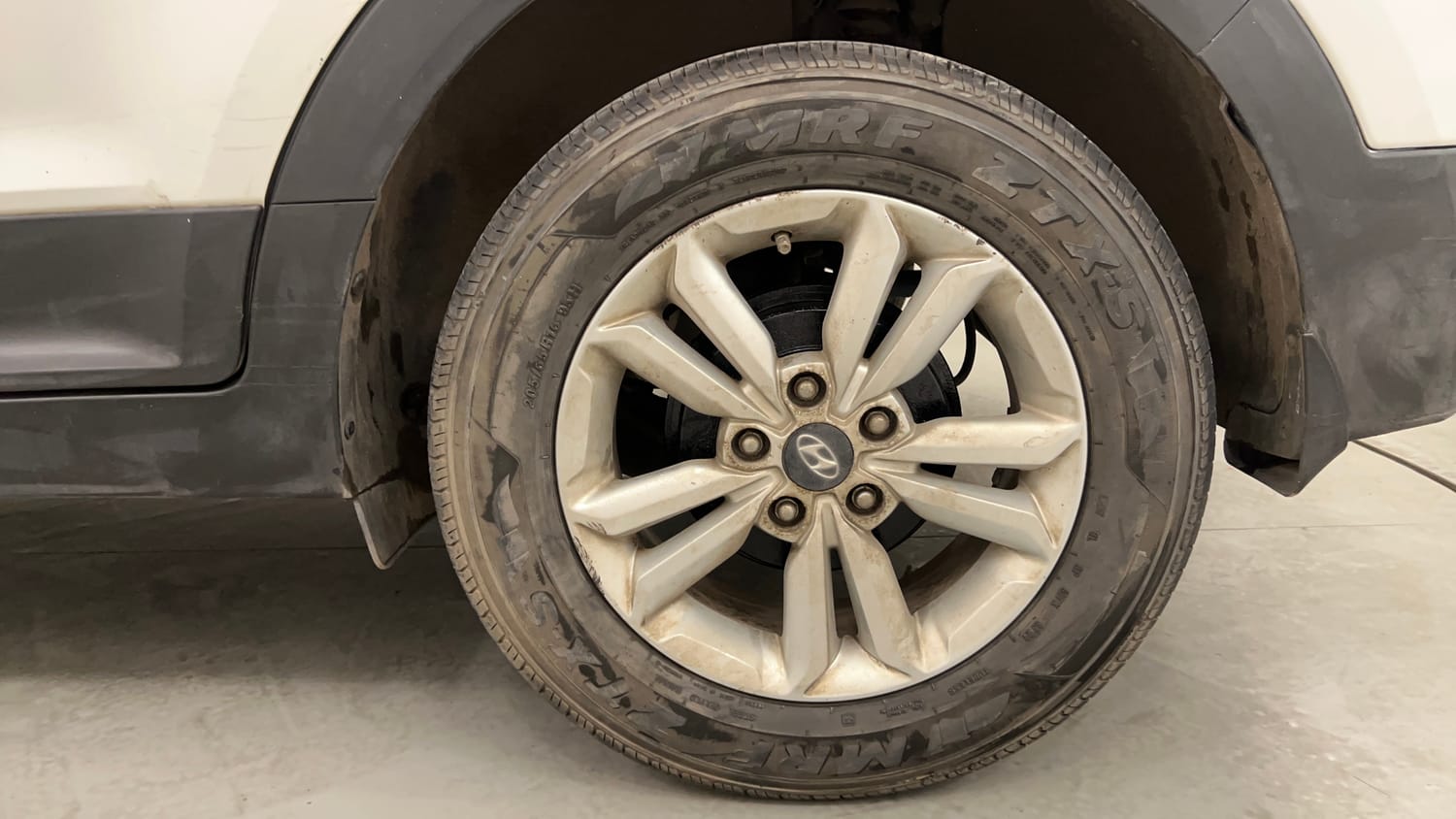 Used 2017 Hyundai Creta SX Plus 1.6  Petrol Petrol Manual tyres LEFT REAR TYRE RIM VIEW