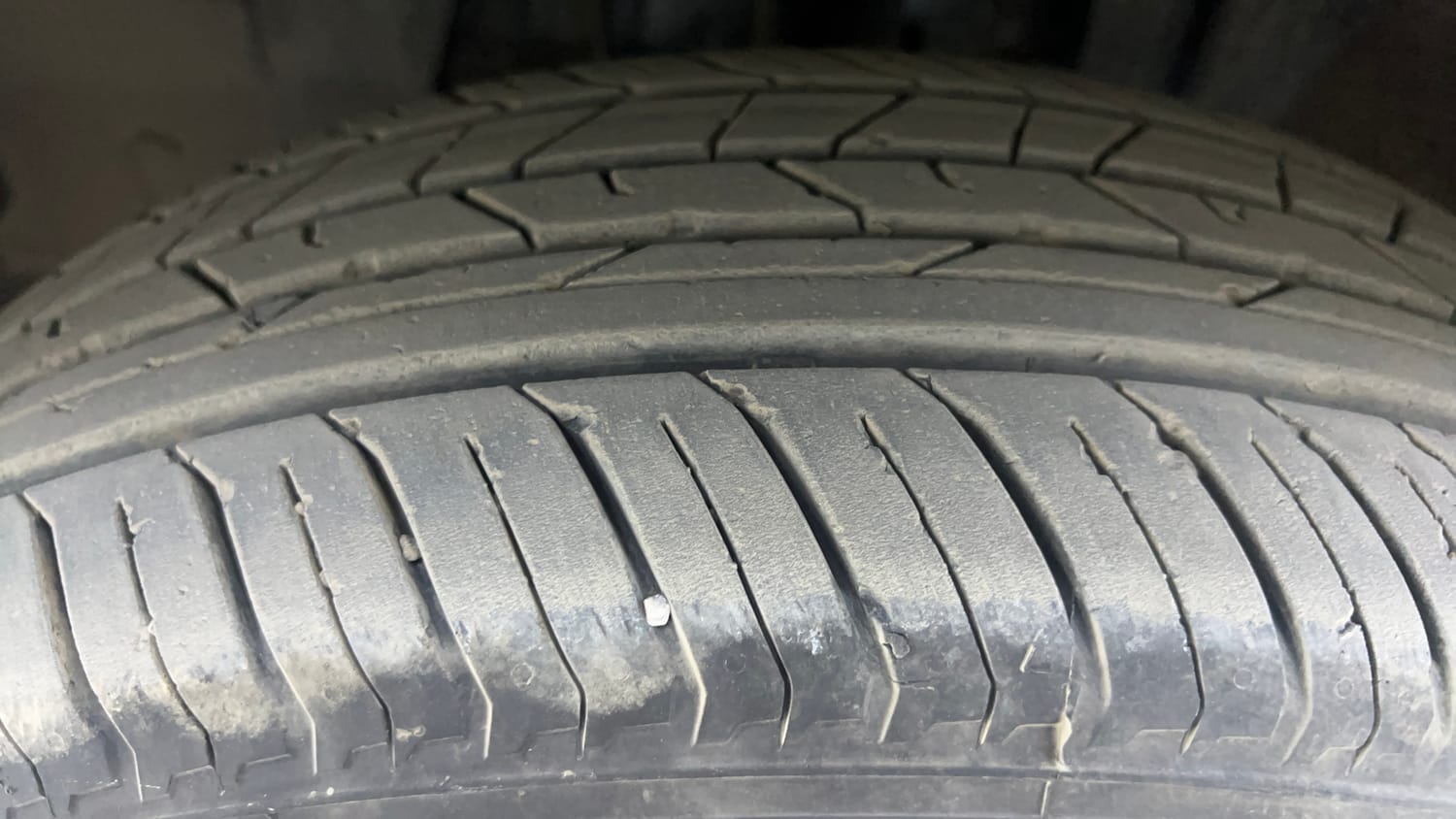 Used 2023 Nissan Magnite XV Premium Turbo Petrol Manual tyres LEFT FRONT TYRE TREAD VIEW