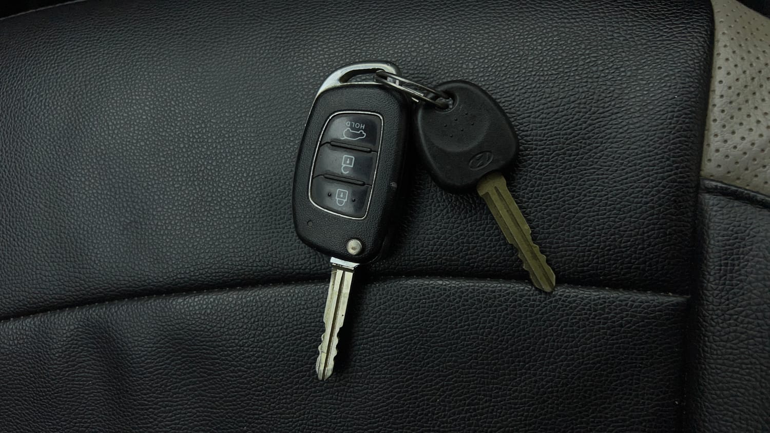 Used 2015 Hyundai Elite i20 Sportz 1.2 Petrol Manual extra CAR KEY VIEW