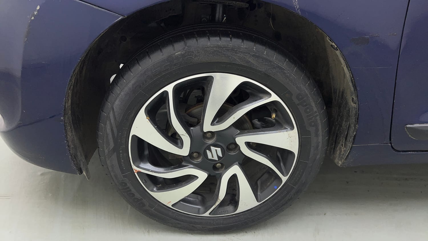 Used 2021 Maruti Suzuki Baleno Zeta Petrol Manual tyres LEFT FRONT TYRE RIM VIEW