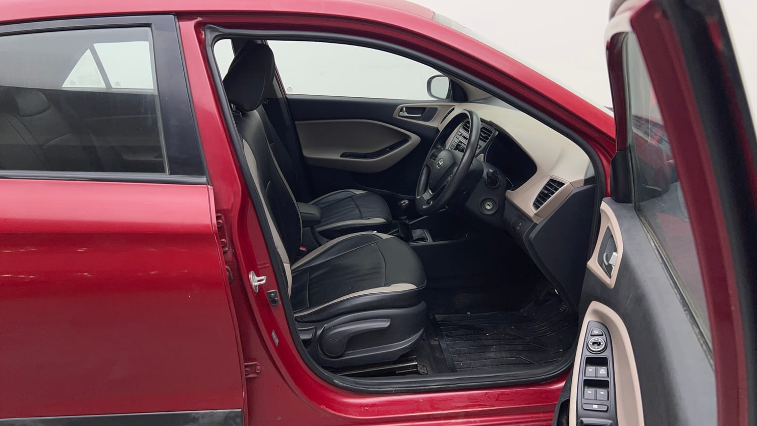Used 2015 Hyundai Elite i20 Sportz 1.2 Petrol Manual interior RIGHT SIDE FRONT DOOR CABIN VIEW