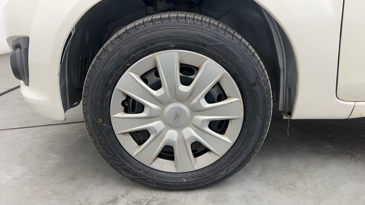 Used 2015 Ford Figo Duratec Petrol ZXI 1.2 Petrol Manual tyres LEFT FRONT TYRE RIM VIEW