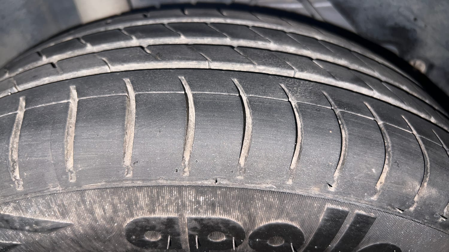 Used 2016 Ford Figo Trend 1.2 Ti-VCT Petrol Manual tyres RIGHT REAR TYRE TREAD VIEW