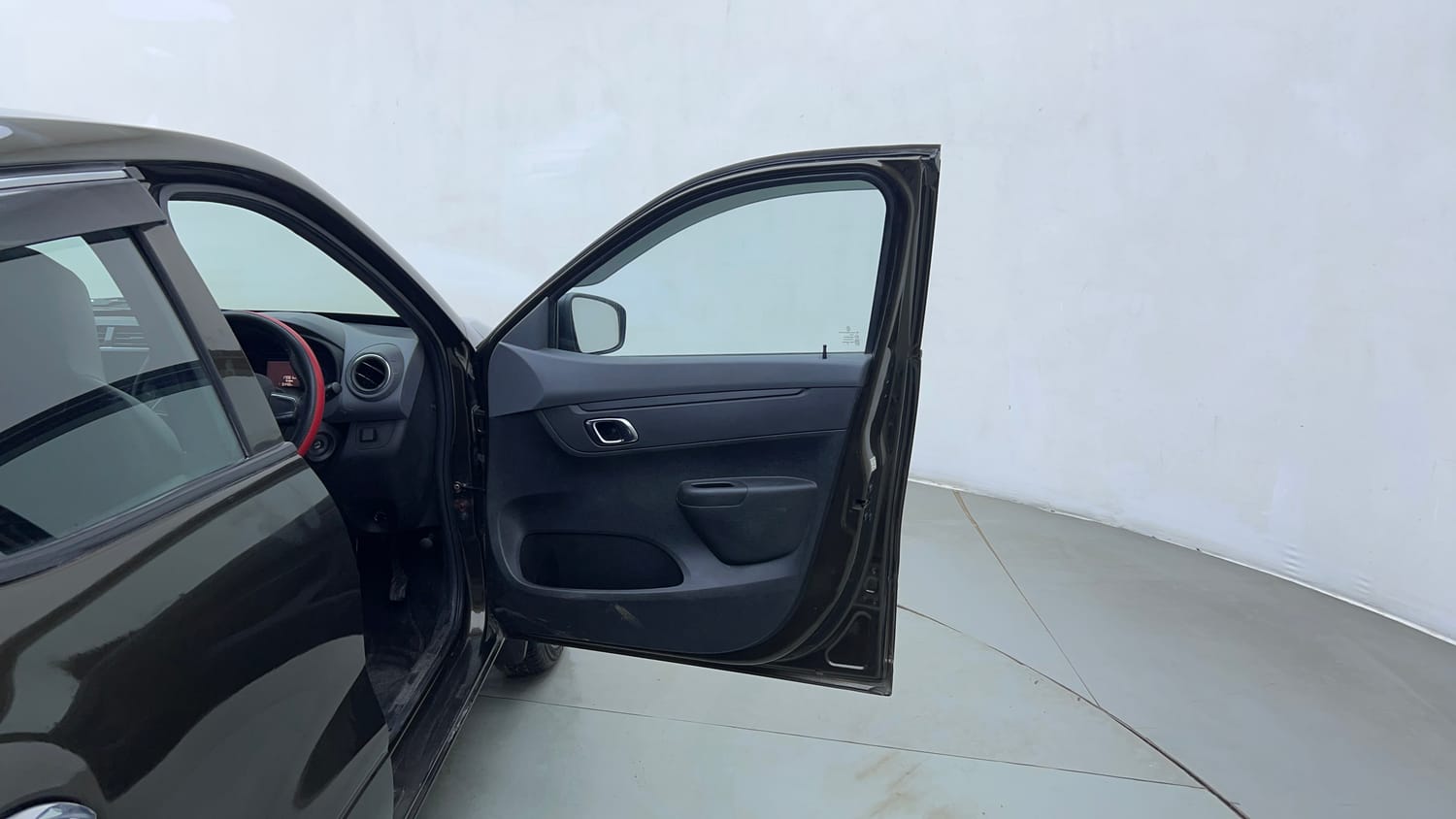 Used 2020 Renault Kwid RXT Petrol Manual interior RIGHT FRONT DOOR OPEN VIEW