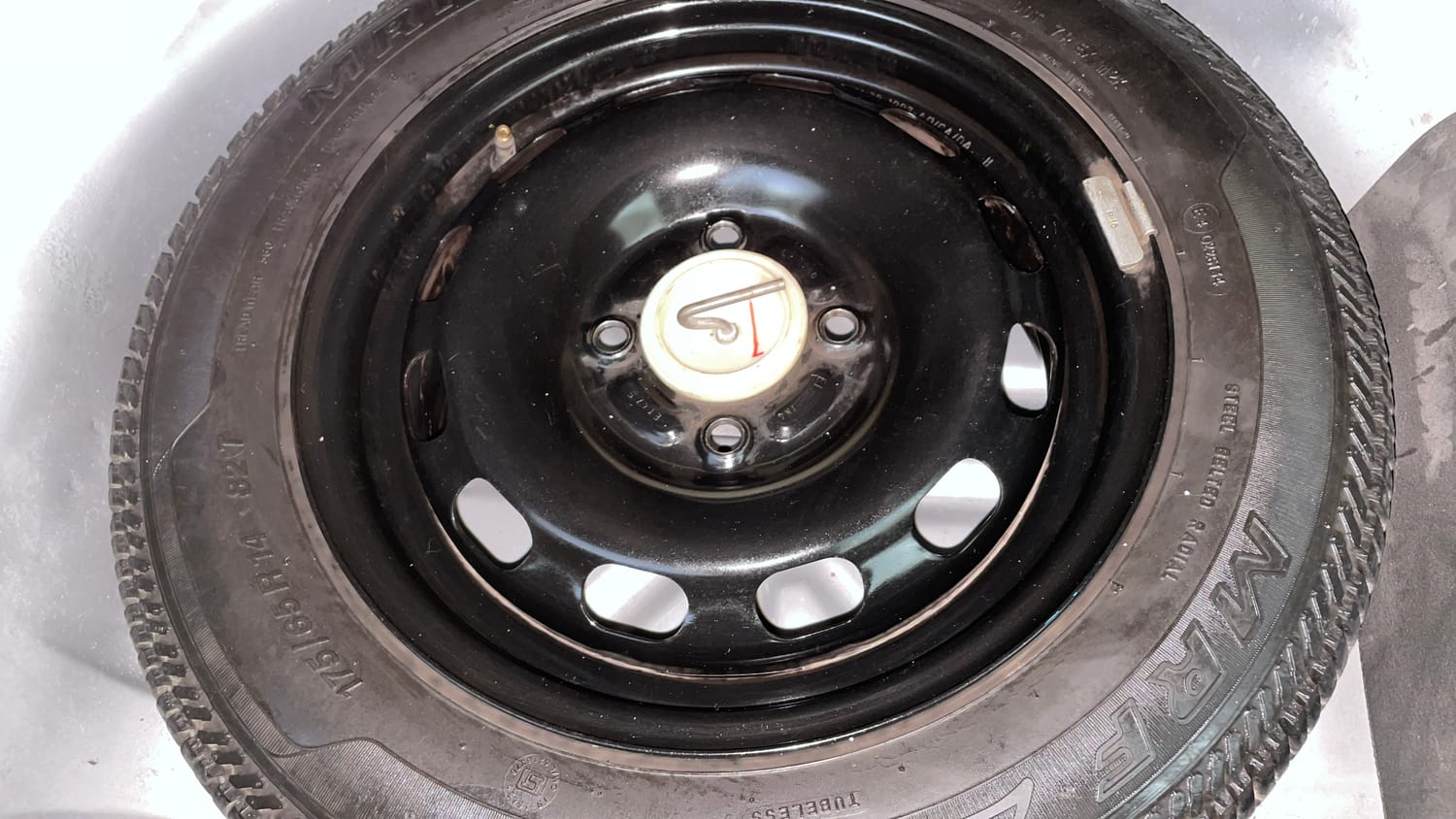 Used 2013 Ford Figo Duratec Petrol EXI 1.2 Petrol Manual tyres SPARE TYRE VIEW