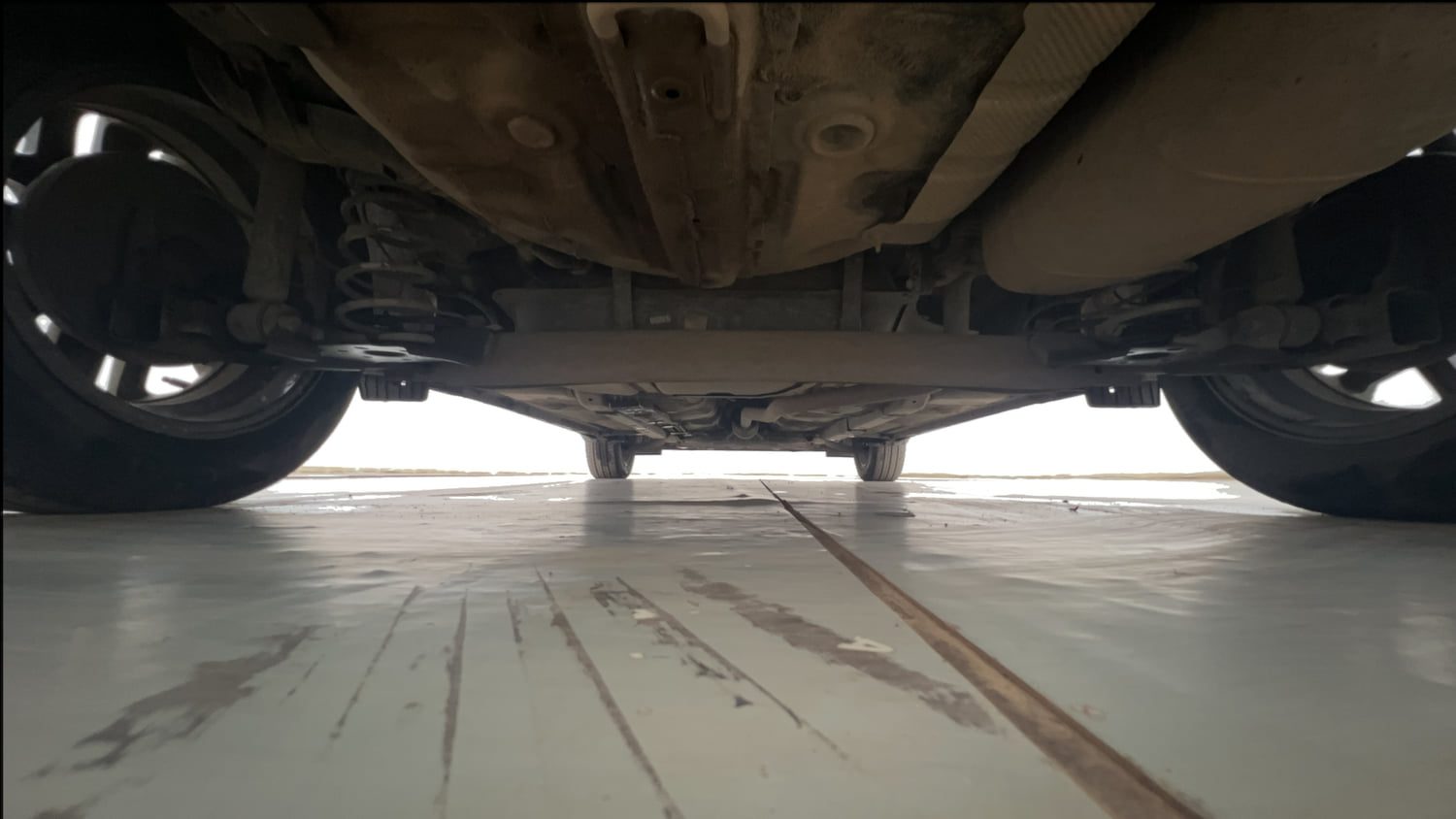 Used 2023 Hyundai Exter SX (O) 1.2 MT Petrol Manual extra REAR UNDERBODY VIEW (TAKEN FROM REAR)