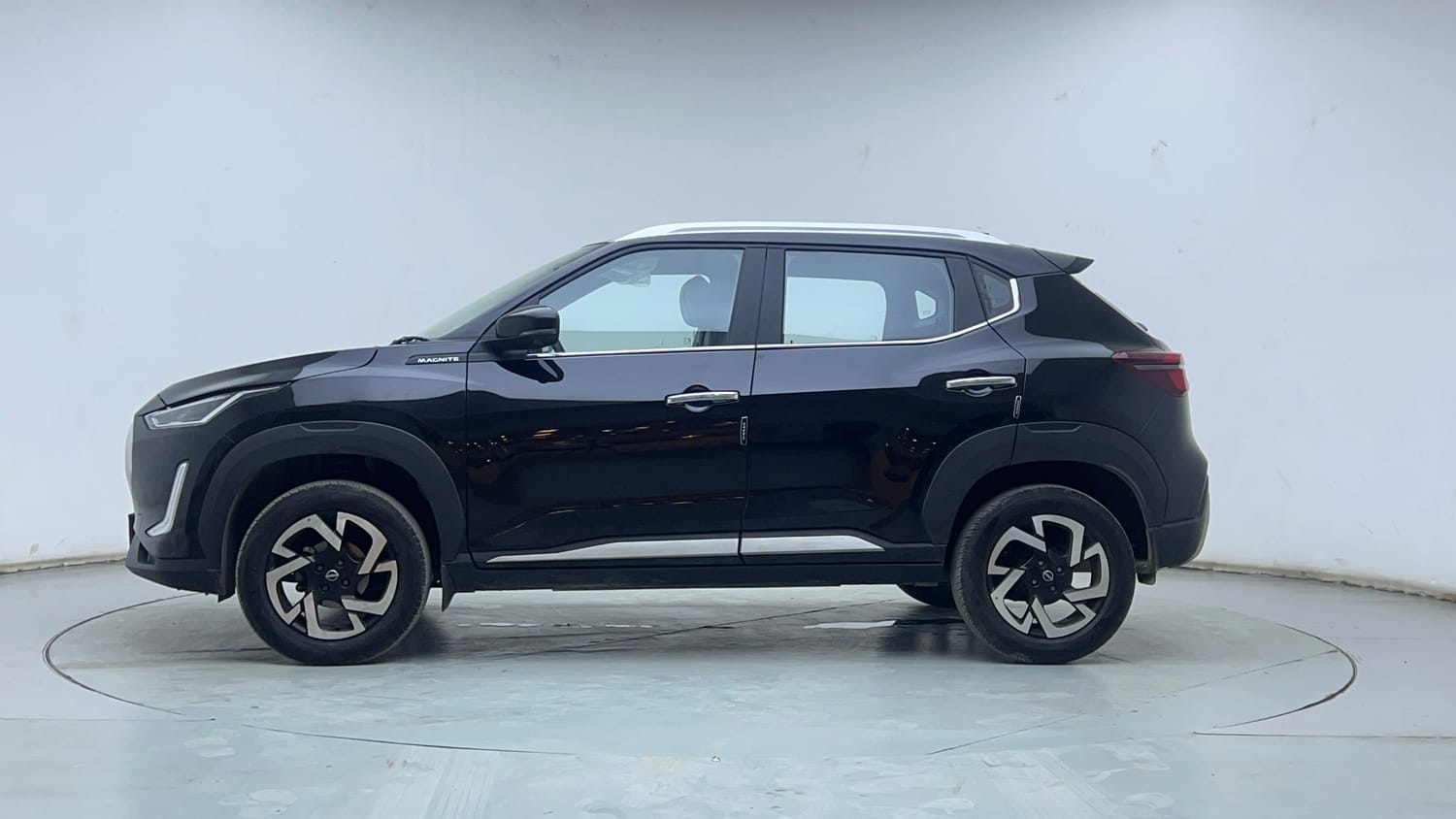 Used 2023 Nissan Magnite XV Premium Turbo Petrol Manual exterior LEFT SIDE VIEW