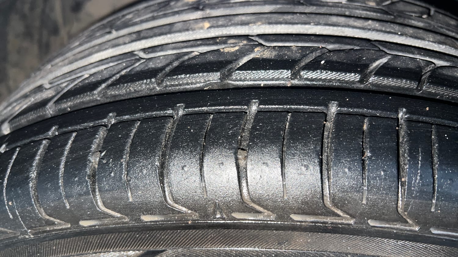 Used 2022 Honda City ZX CVT Petrol Petrol Automatic tyres LEFT FRONT TYRE TREAD VIEW